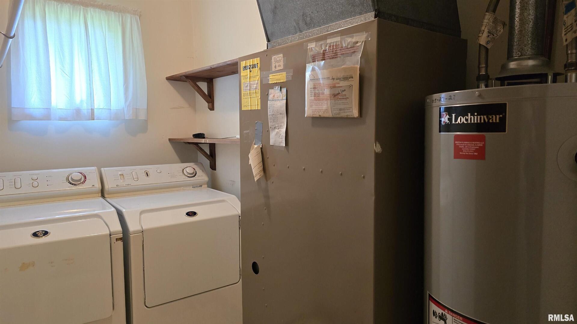 400 Old Broughton Road Eldorado, IL 62930 - Photo 19 of 28 a utility room with dryer and washer