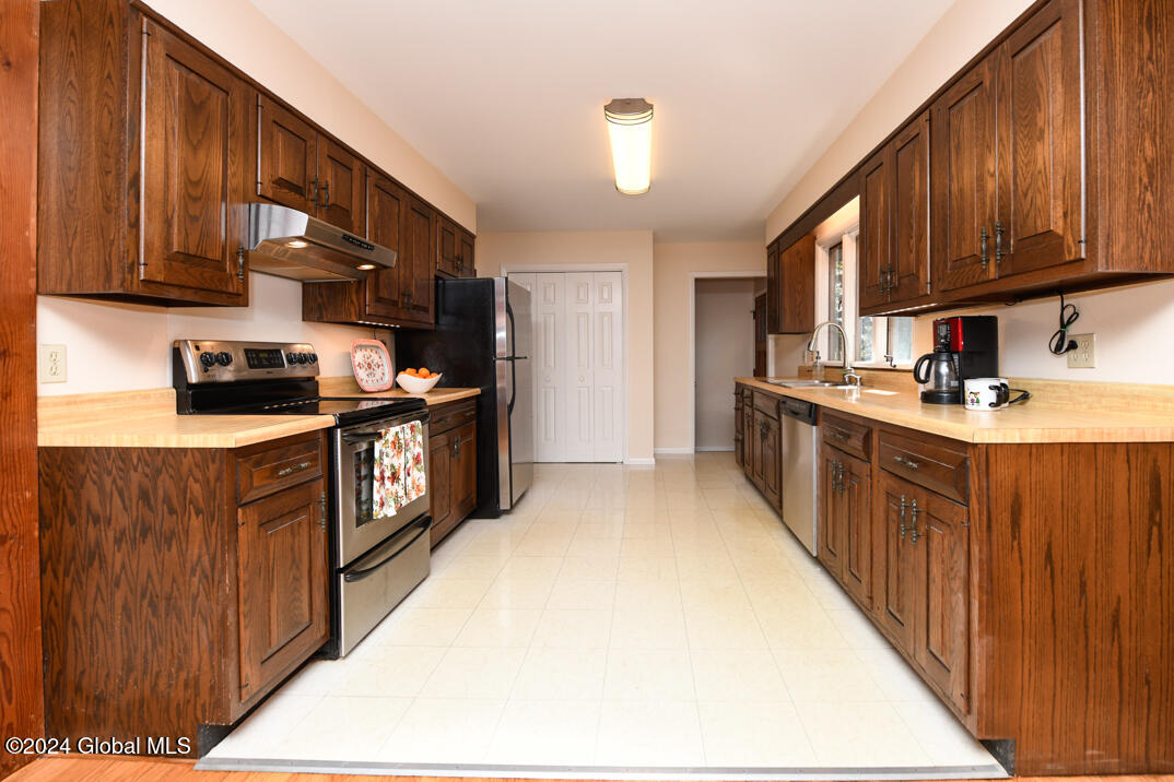 51 Westphal Drive Bethlehem, NY 12054 - Photo 16 of 44 _DSC7051