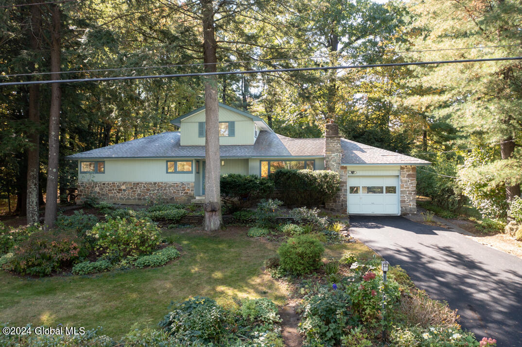 51 Westphal Drive Bethlehem, NY 12054 - Photo 4 of 44 DJI_0908