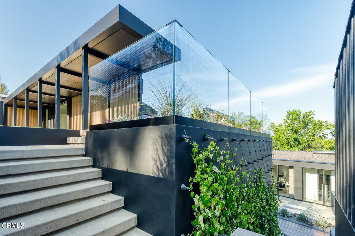 Undisclosed Address Pasadena, CA 91103 - Photo 61 of 74 a view of entryway