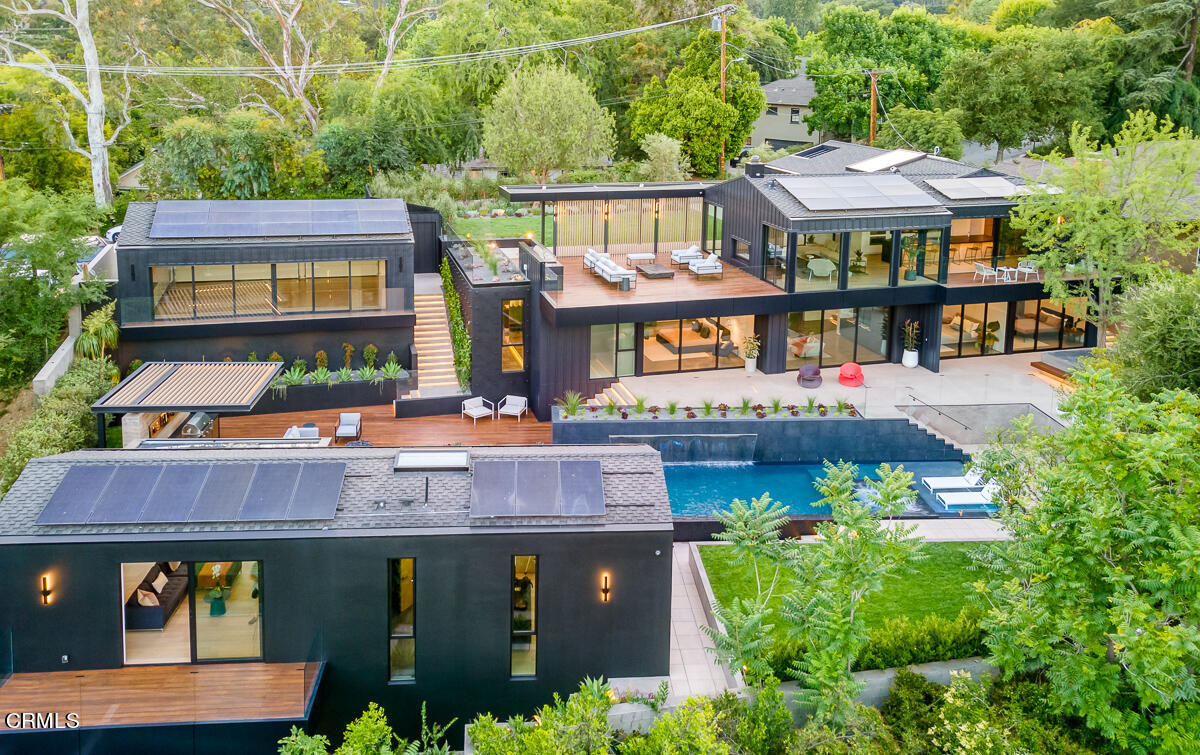 Undisclosed Address Pasadena, CA 91103 - Photo 74 of 74 a view of a brick house with a plants