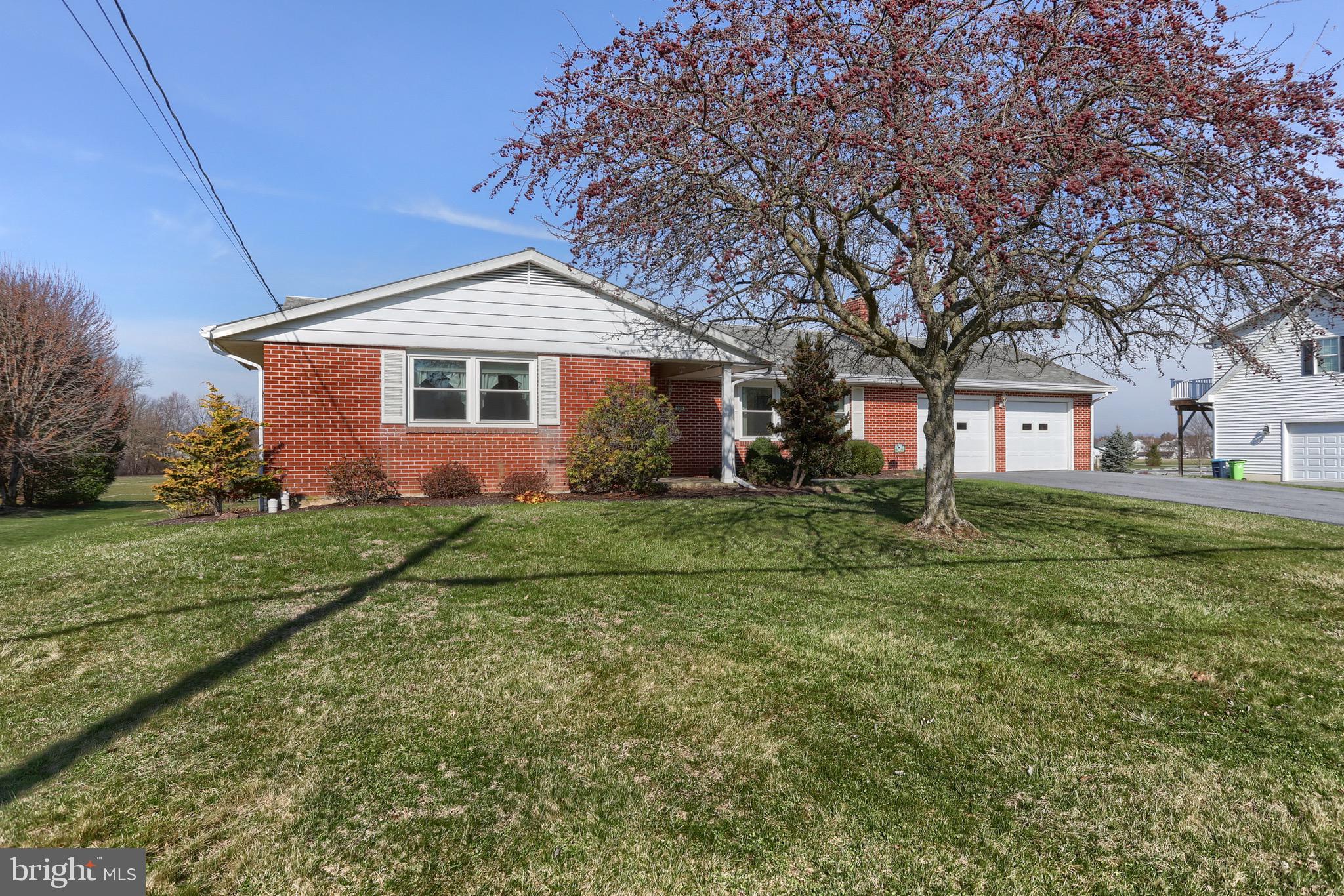 139 Lawn Road Palmyra, PA 17078 - Photo 4 of 38 Gallery Image 4