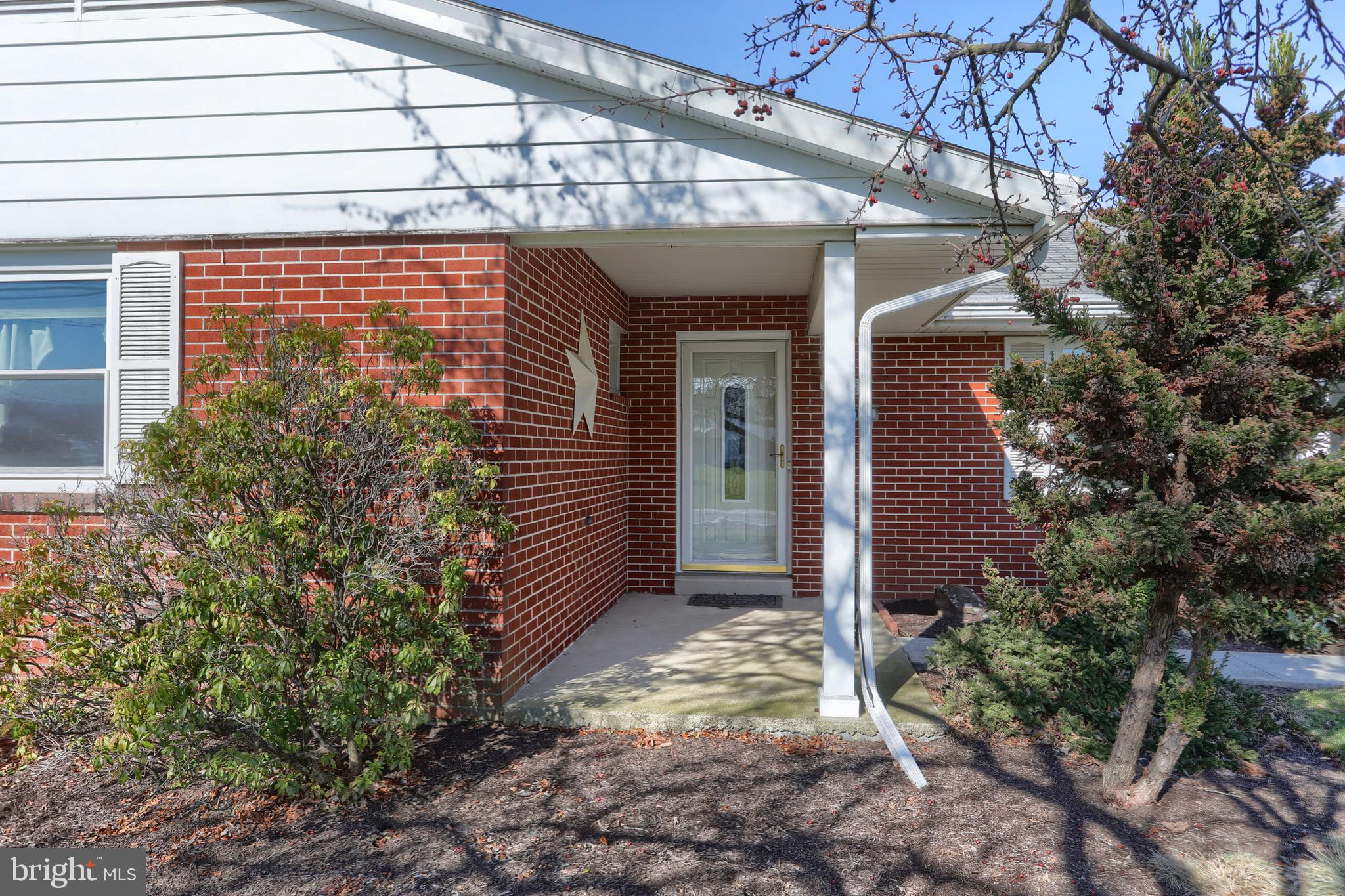 139 Lawn Road Palmyra, PA 17078 - Photo 5 of 38 Gallery Image 5