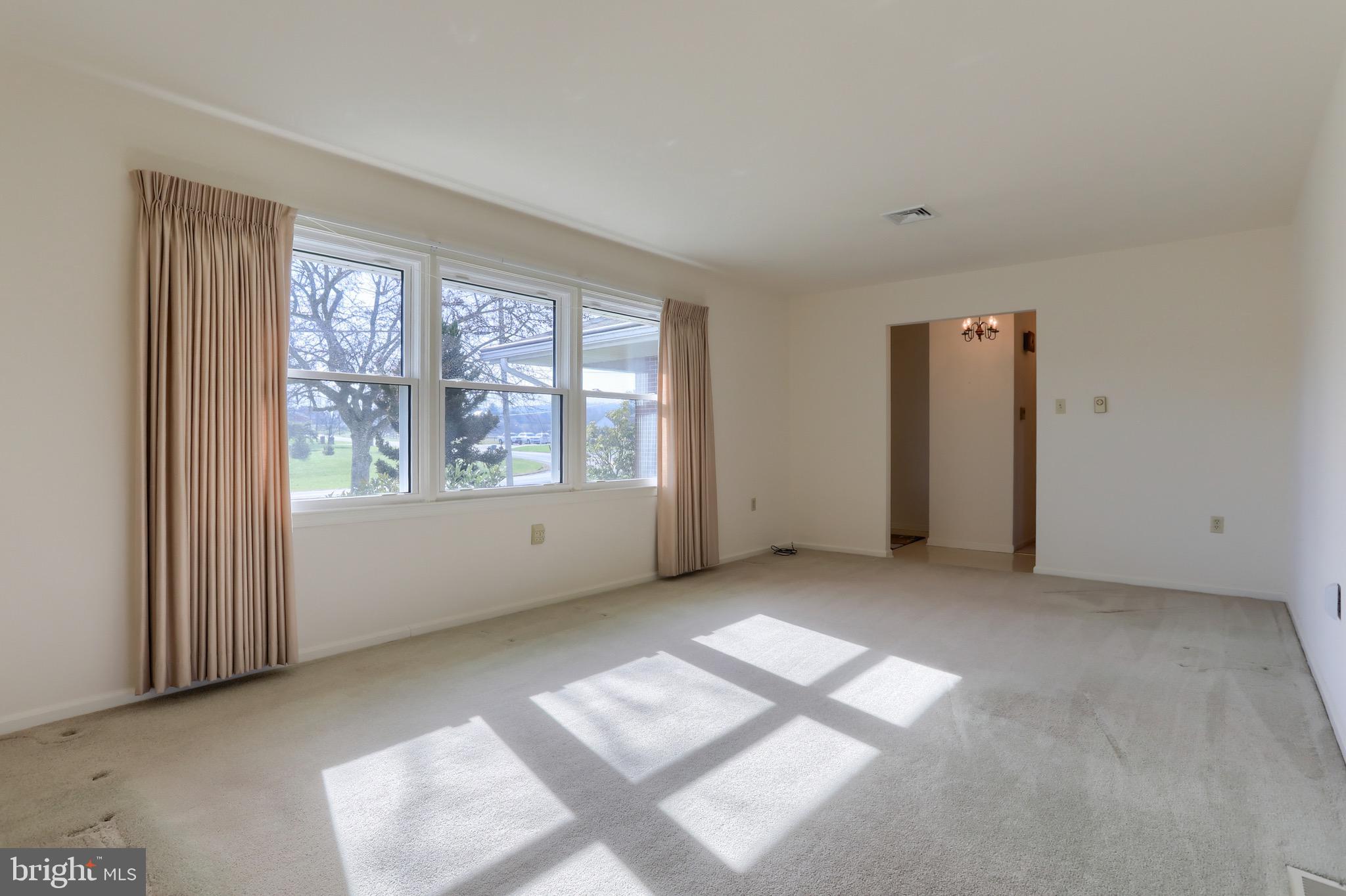 139 Lawn Road Palmyra, PA 17078 - Photo 7 of 38 Gallery Image 7