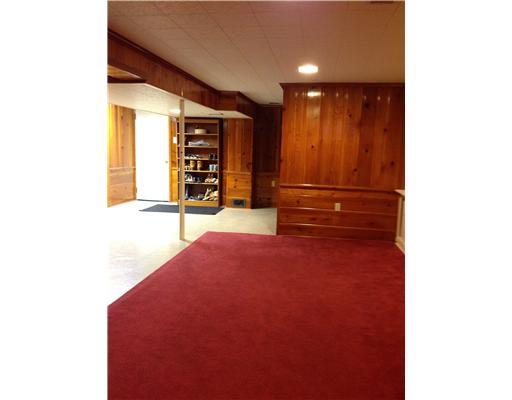 108 Rockingham Road Pittsburgh, PA 15238 - Photo 14 of 14 Family Room.