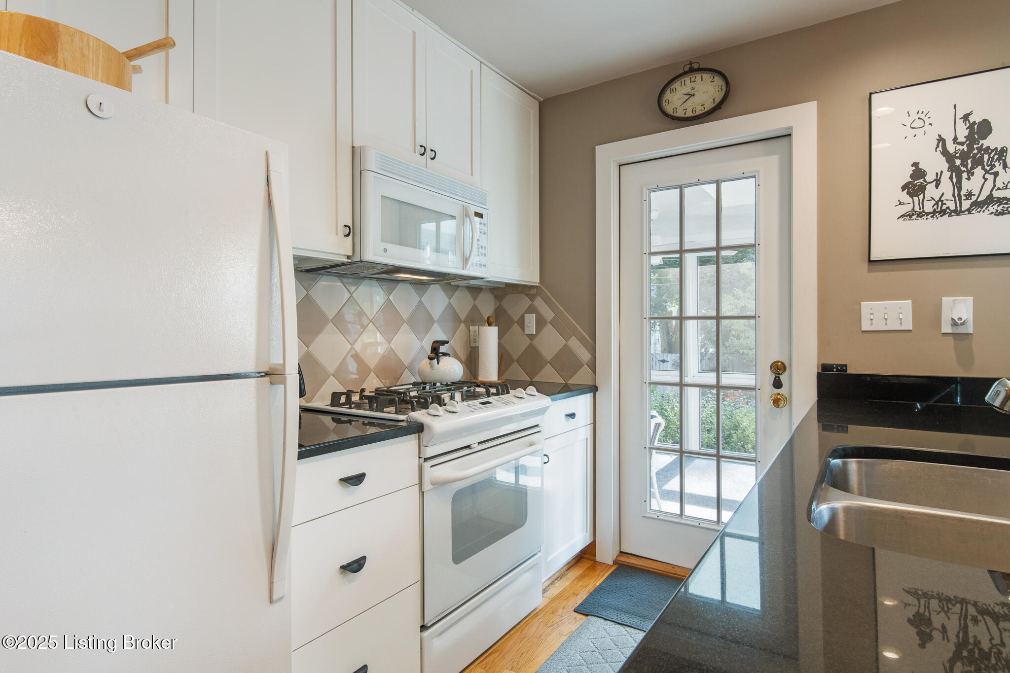 217 Don Allen Road Louisville, KY 40207 - Photo 13 of 49 217 Don Allen Rd-22