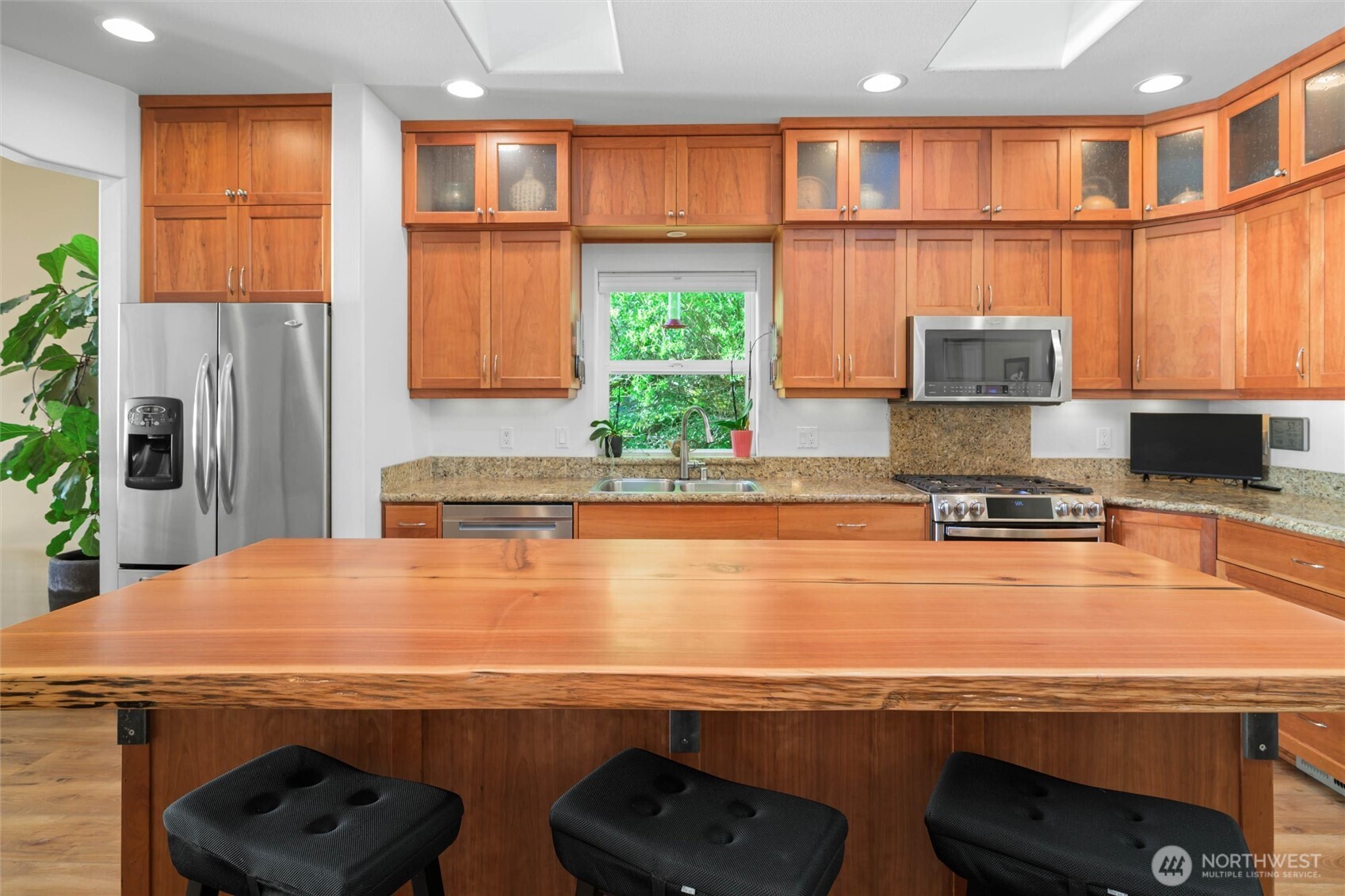 17878 Cobahud Road La Conner, WA 98257 - Photo 8 of 36