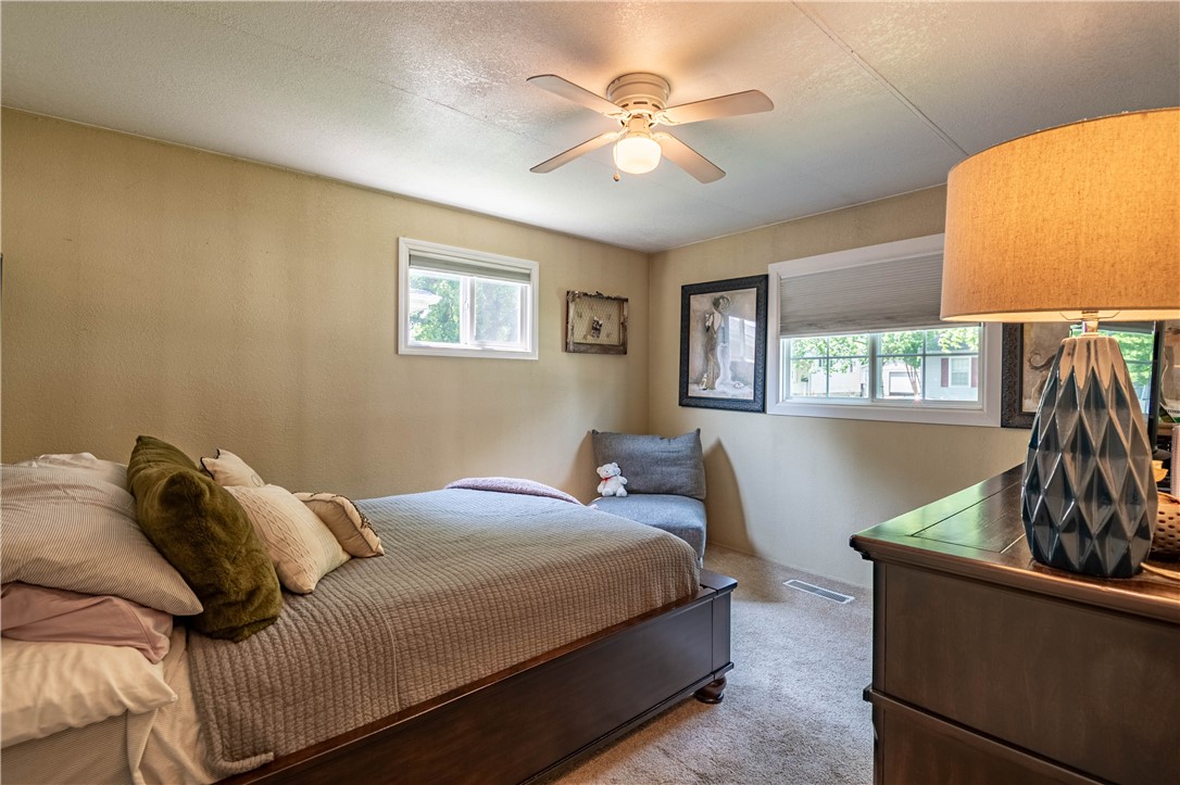 3914 Cambridge Drive Decatur, IL 62526 - Photo 10 of 15 Gallery Image 10