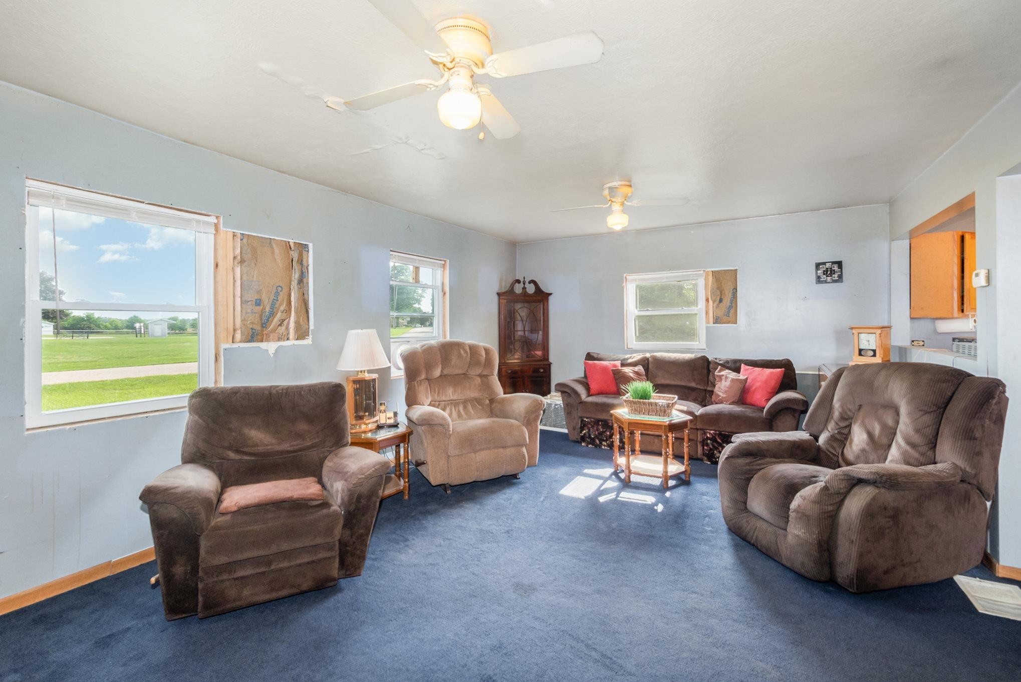 406 West Main Street Maple Rapids, MI 48853 - Photo 4 of 25 1913287-3.JPG