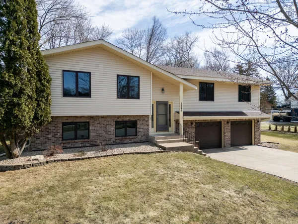 $625,000 | 5685 Wedgewood Drive, Excelsior, MN 55331