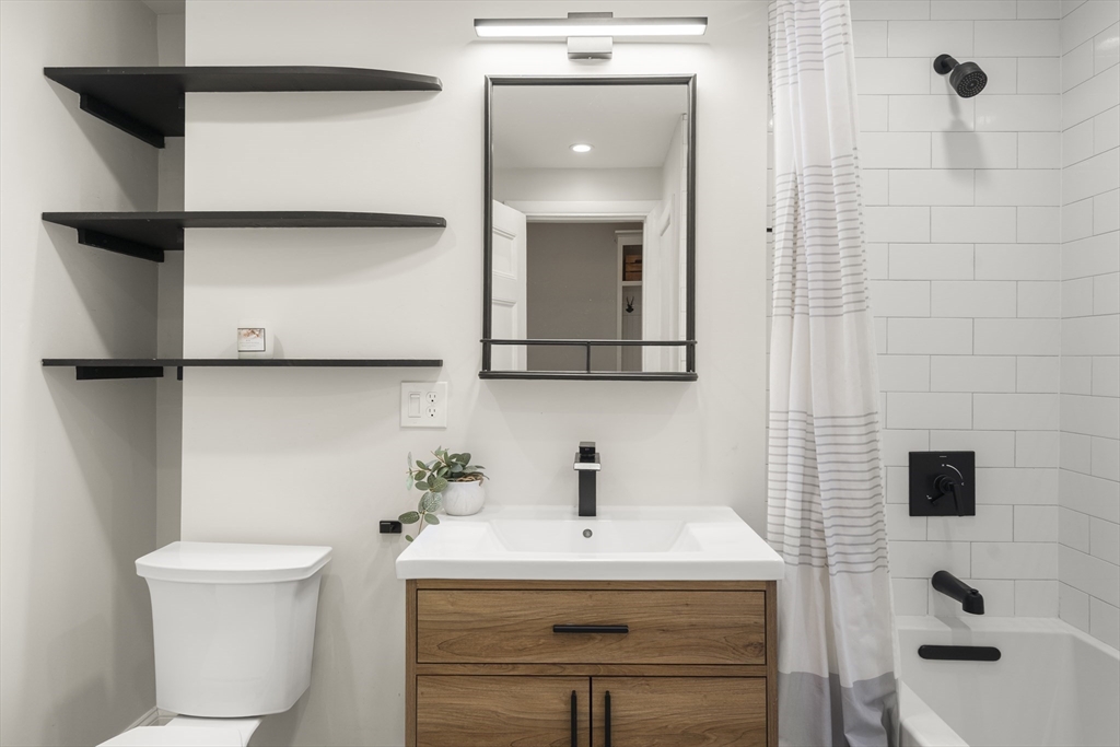 1011 Beacon Street, Unit 4 Brookline, MA 02446 - Photo 4 of 24