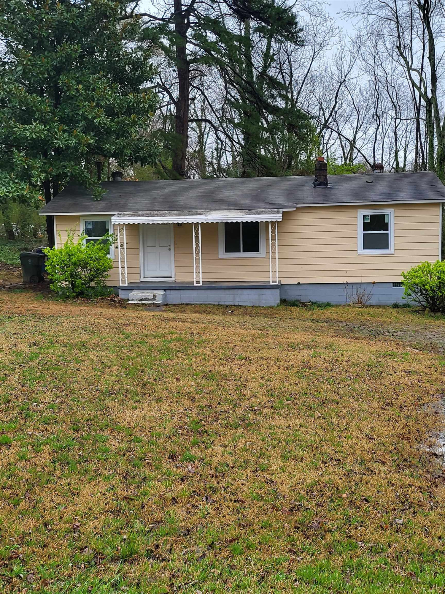 511 Royal Street Raleigh, NC 27607 - Photo 3 of 10 front view of a house with a yard