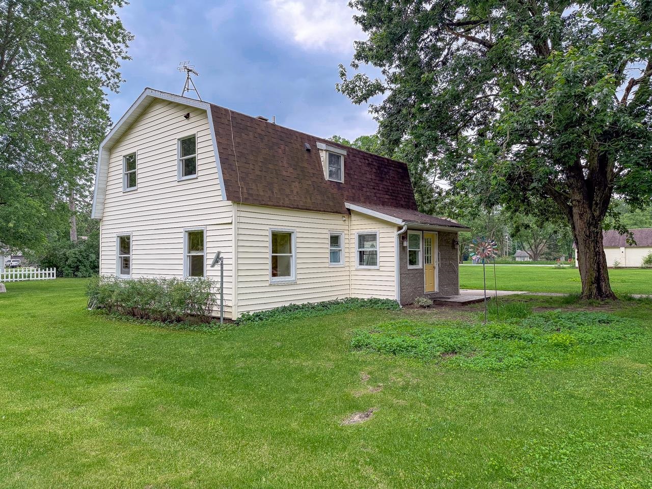 3102 West Saginaw Road Coleman, MI 48618 - Photo 2 of 44
