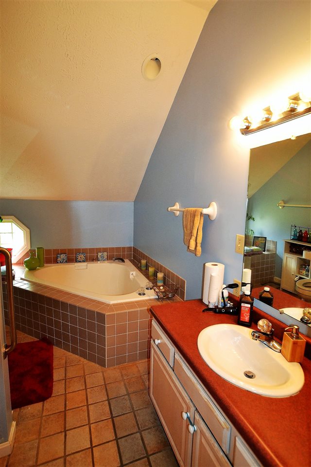 1516 East Matlock Road Bloomington, IN 47408 - Photo 9 of 19