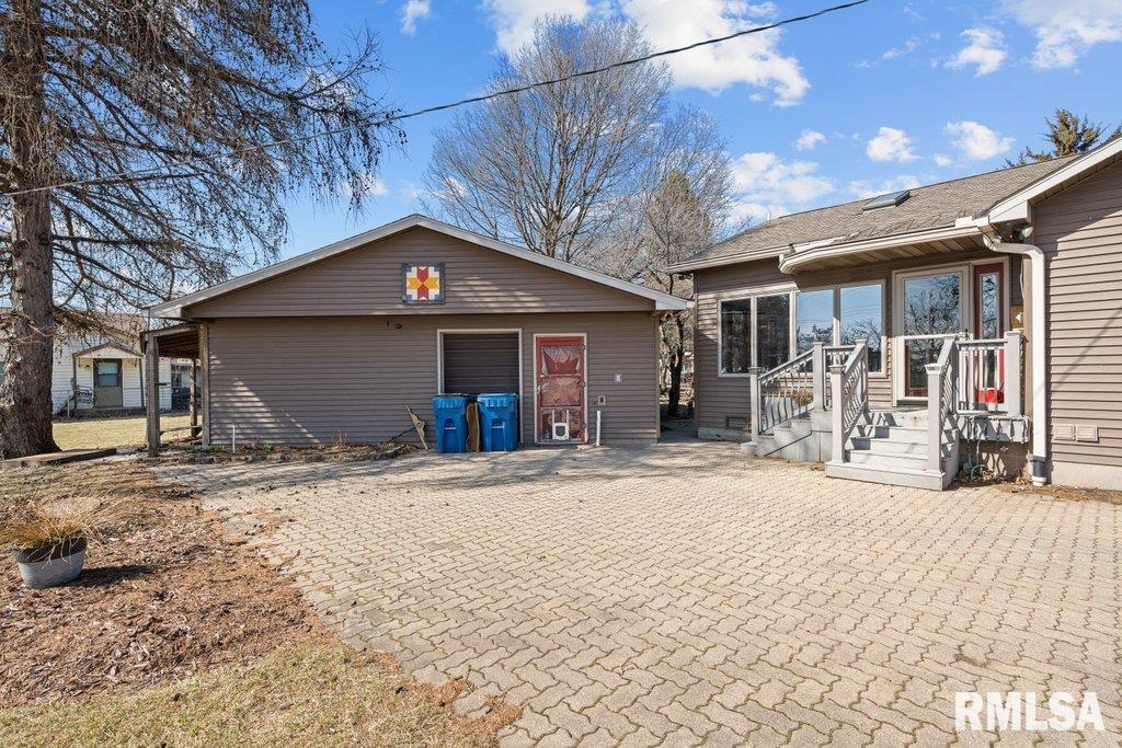 116 Route 84 Route Cordova, IL 61242 - Photo 3 of 34 Gallery Image 3