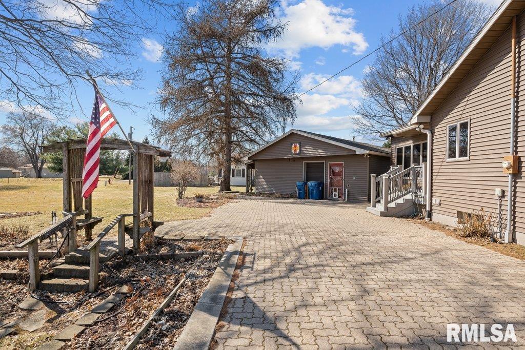 116 Route 84 Route Cordova, IL 61242 - Photo 4 of 34 Gallery Image 4