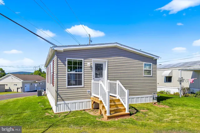 $109,900 | 313 Bordic Road, Reading, PA 19606