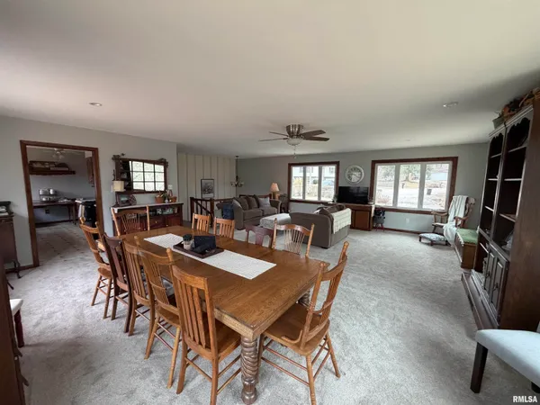 $200,000 | 1886 Sunrise Drive, Galesburg, IL 61401