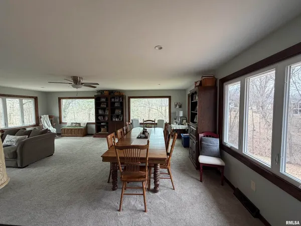 $200,000 | 1886 Sunrise Drive, Galesburg, IL 61401