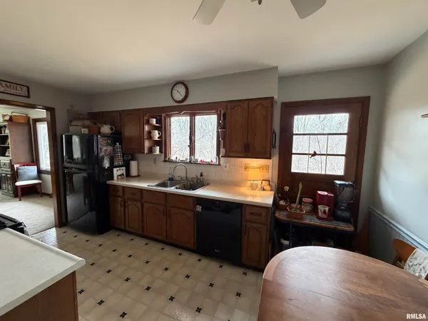 $200,000 | 1886 Sunrise Drive, Galesburg, IL 61401