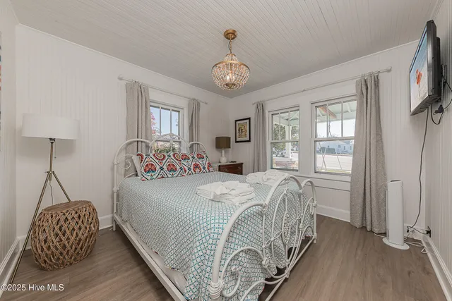 $375,000 | 520 West Corbett Avenue, Swansboro, NC 28584