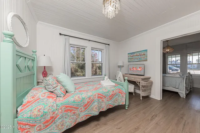 $375,000 | 520 West Corbett Avenue, Swansboro, NC 28584