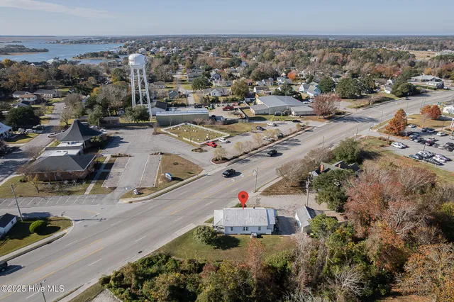 $375,000 | 520 West Corbett Avenue, Swansboro, NC 28584