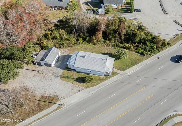 $375,000 | 520 West Corbett Avenue, Swansboro, NC 28584