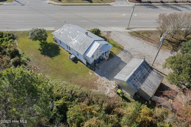 $375,000 | 520 West Corbett Avenue, Swansboro, NC 28584
