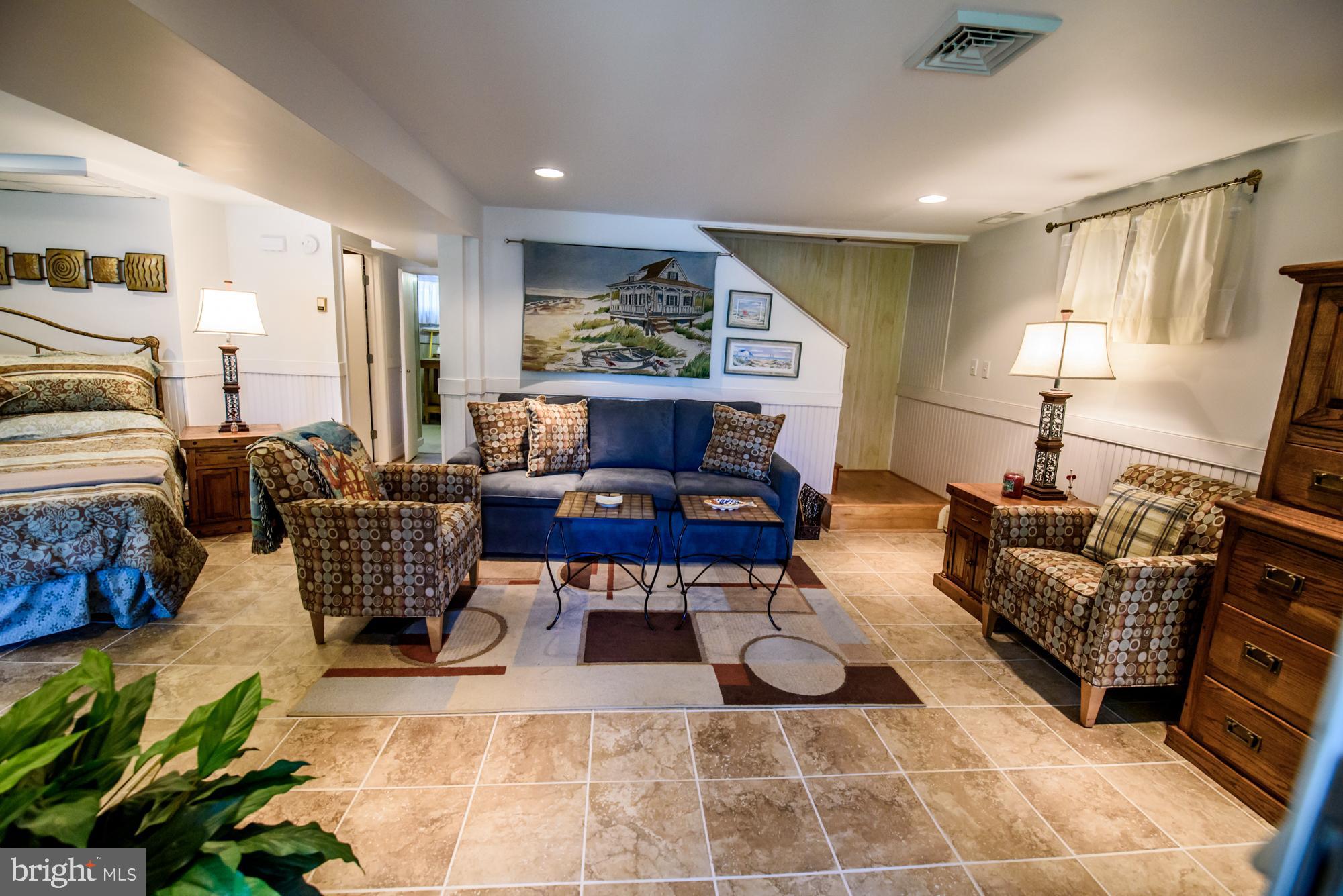7 Battersea Road Ocean Pines, MD 21811 - Photo 4 of 99 Wonderful First level Family Room