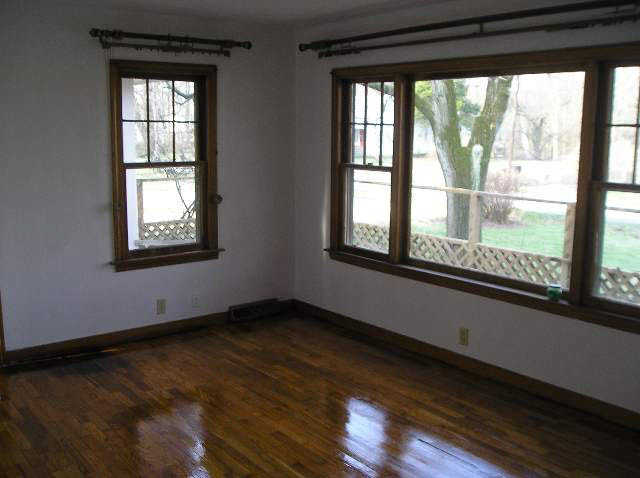 2282 South Sievers Road Vincennes, IN 47591 - Photo 3 of 9 Gallery Image 3