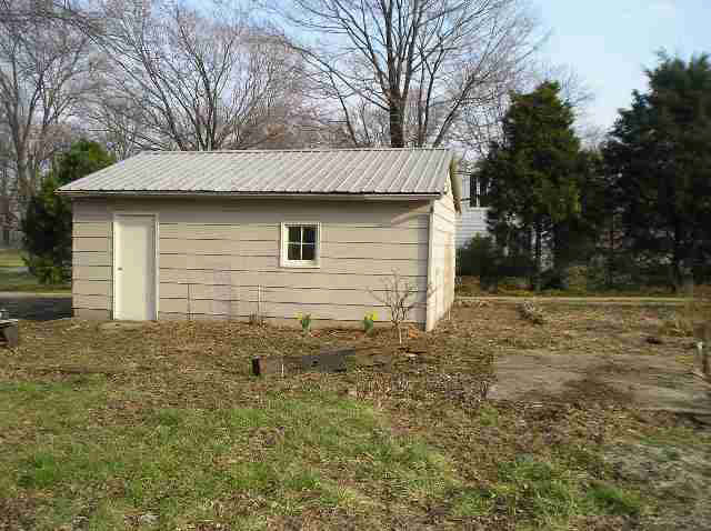 2282 South Sievers Road Vincennes, IN 47591 - Photo 8 of 9 Gallery Image 8