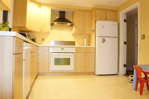 52 David Needham, MA 02494 - Photo 4 of 22 a utility room with dryer and washer