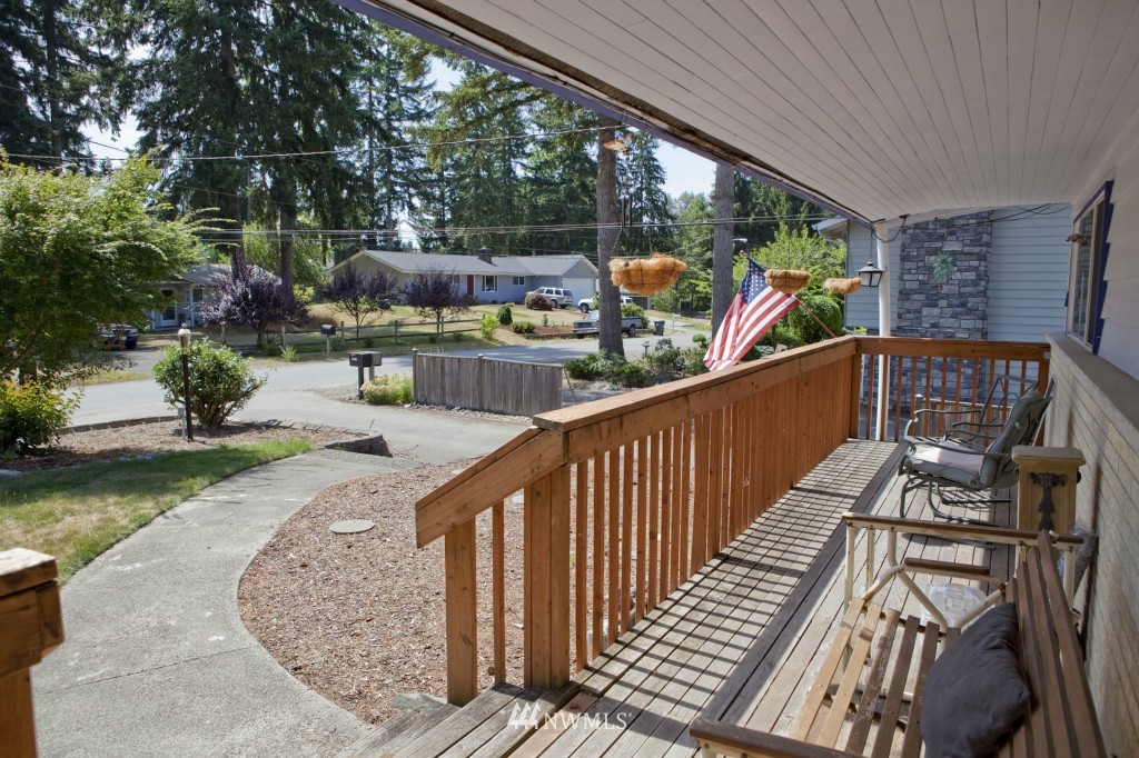 20560 Southeast 159th Street Renton, WA 98059 - Photo 3 of 17 Gallery Image 3