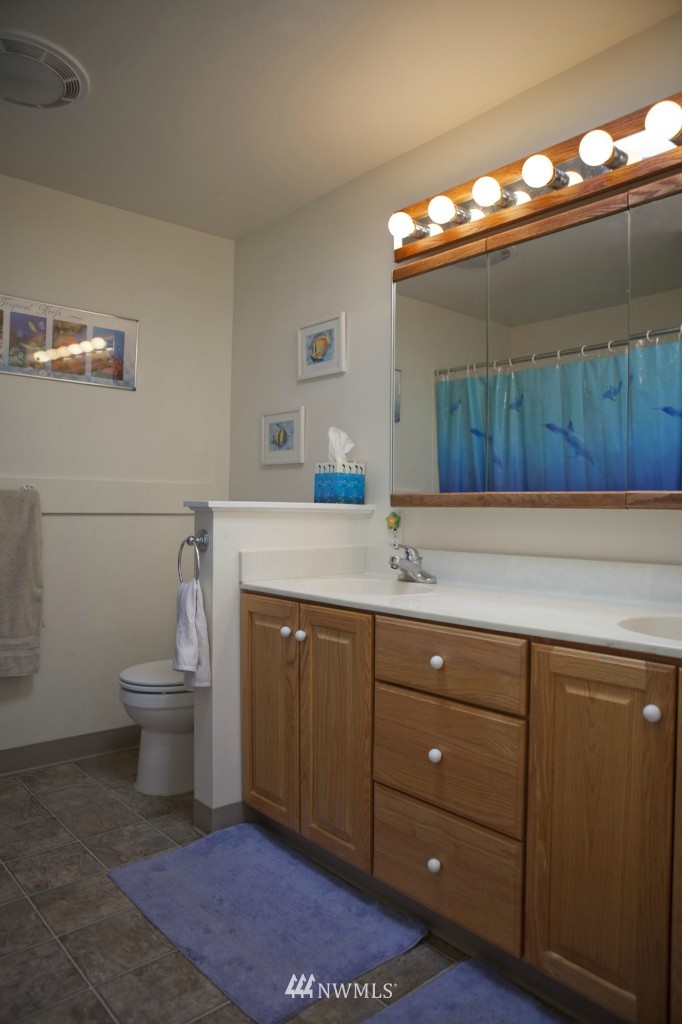 20560 Southeast 159th Street Renton, WA 98059 - Photo 8 of 17 Gallery Image 8