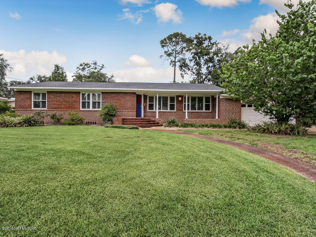 931 Mapleton Terrace Jacksonville, FL 32207 - Photo 1 of 39 a front view of house with yard and green space