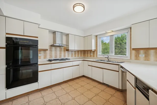 $5,900 | 2175 Kipling Lane, Highland Park, IL 60035