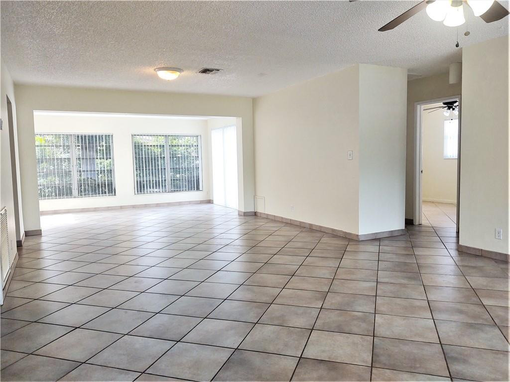 531 Northeast 17th Street Boca Raton, FL 33432 - Photo 4 of 37 Photo 4