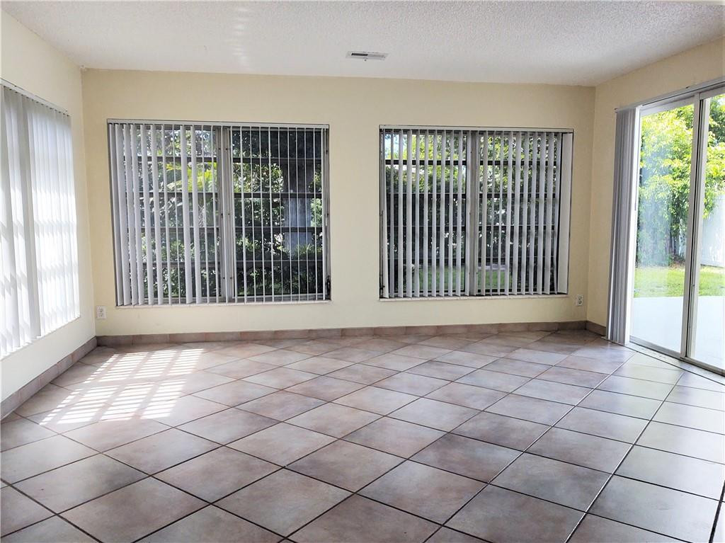 531 Northeast 17th Street Boca Raton, FL 33432 - Photo 5 of 37 Photo 5