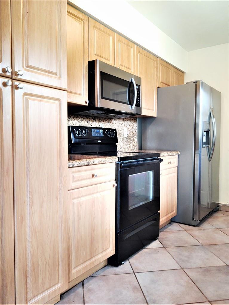 531 Northeast 17th Street Boca Raton, FL 33432 - Photo 7 of 37 Photo 7