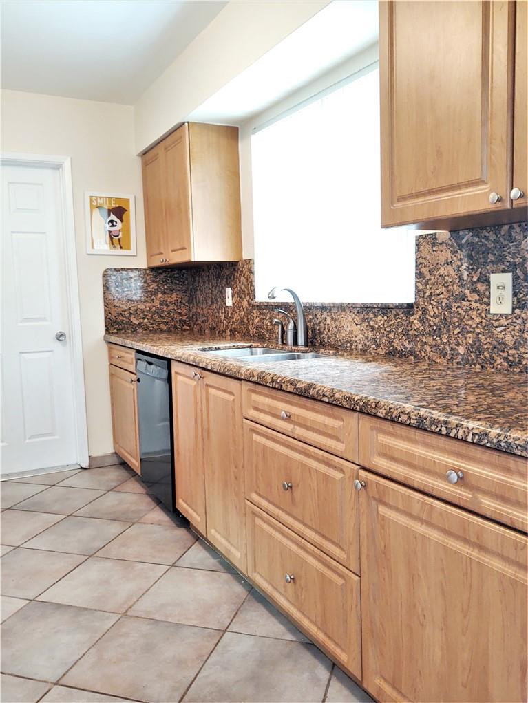 531 Northeast 17th Street Boca Raton, FL 33432 - Photo 8 of 37 Photo 8