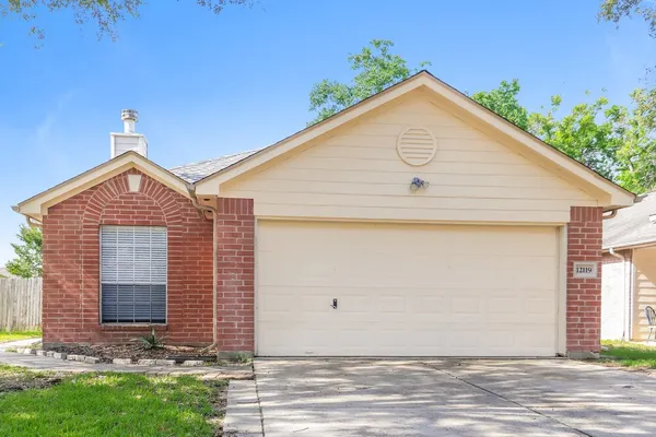 $1,800 | 12119 Bowsman Drive, Tomball, TX 77377
