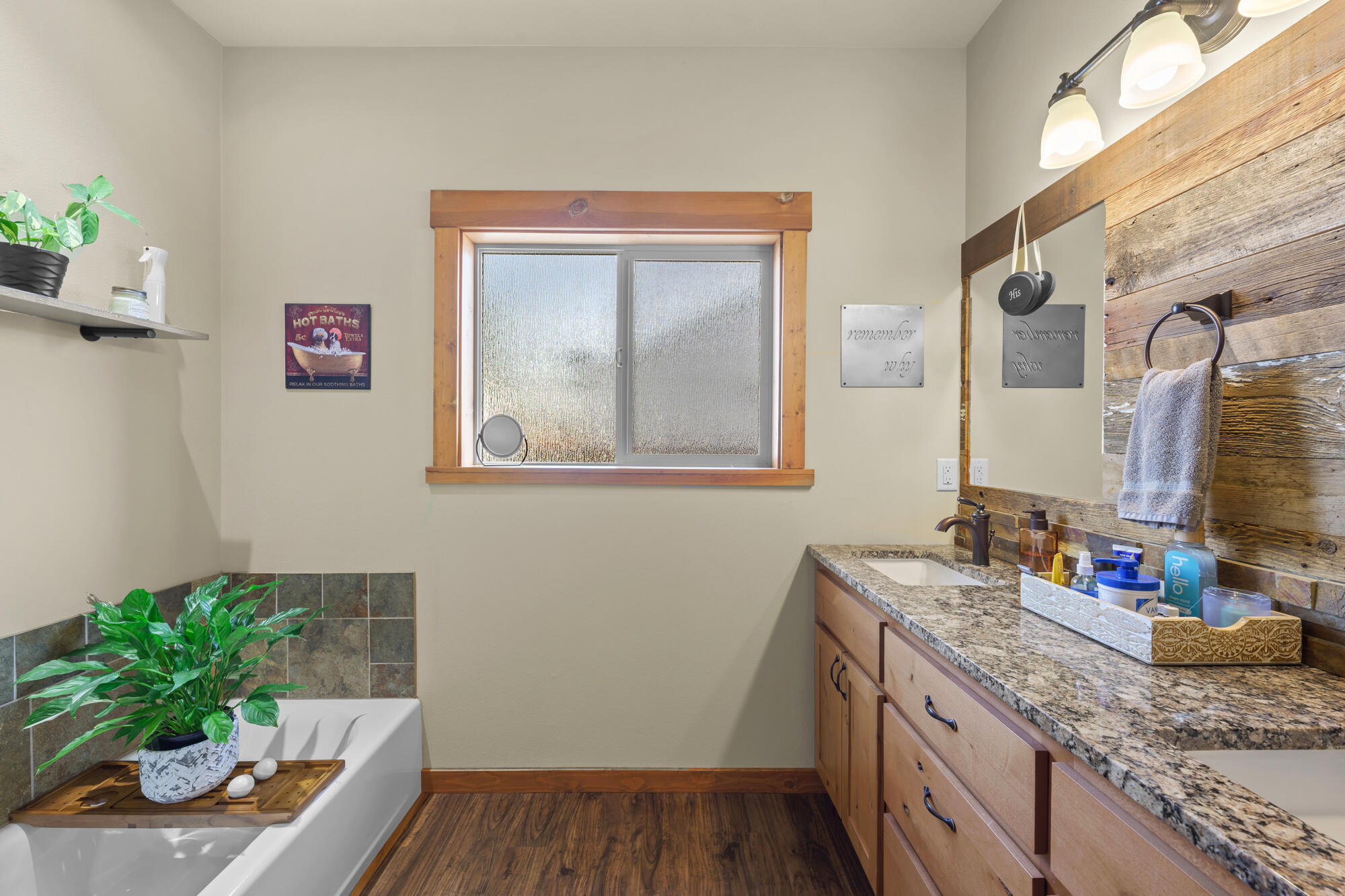 220 Northwest 28th Street Redmond, OR 97756 - Photo 13 of 30