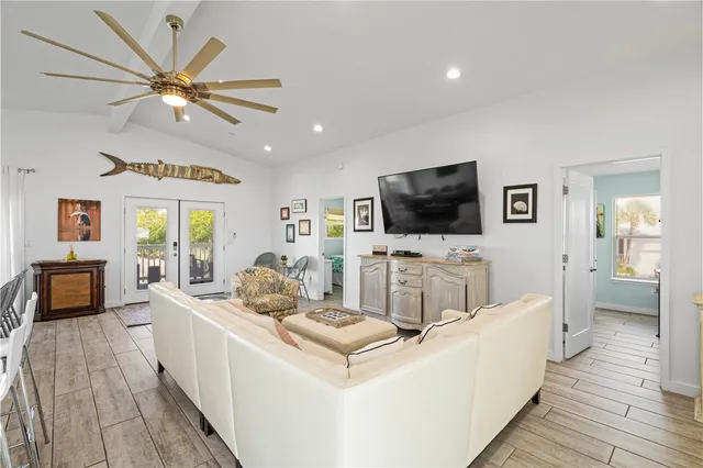 $629,000 | 42 Nassau Drive, Rockport, TX 78382