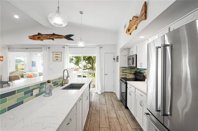 $629,000 | 42 Nassau Drive, Rockport, TX 78382