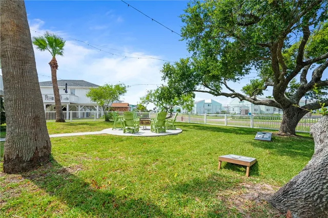 $629,000 | 42 Nassau Drive, Rockport, TX 78382