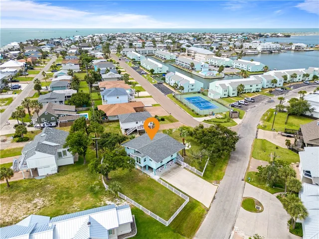 $629,000 | 42 Nassau Drive, Rockport, TX 78382