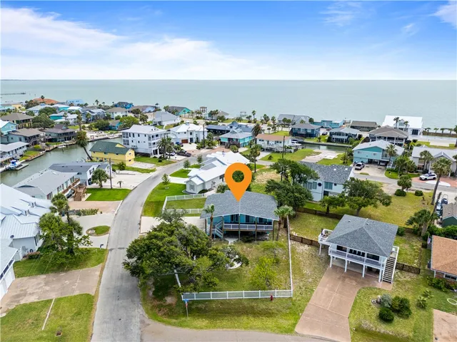 $629,000 | 42 Nassau Drive, Rockport, TX 78382