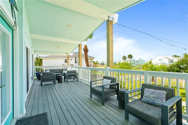 $629,000 | 42 Nassau Drive, Rockport, TX 78382