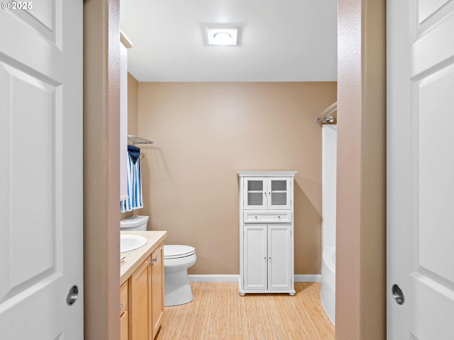 730 Northwest 185th Avenue, Unit 107 Beaverton, OR 97006 - Photo 19 of 48 Bathroom